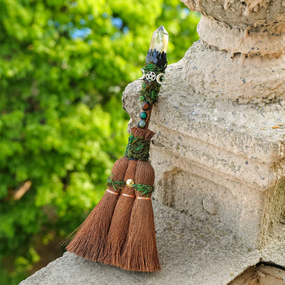 1pc Natural Crystal Point Stone Amethyst Altar Witch Supplies Table Decoration Family Tree Charms Feather Broom Crafts