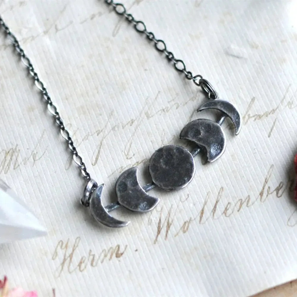 New Simple Vintage Trend Waxed Celestial Moon Phase Necklace Bohemian Gothic Witch Luna Short Necklace Street Party Accessories