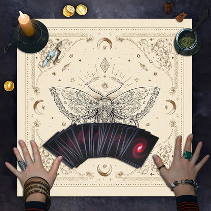 Gothic Moth Butterfly Witch Altar Cloth Mysterious Tarot Ritual Cloth Elegant Moth Wing Pattern for Astrology Party Wicca Decor